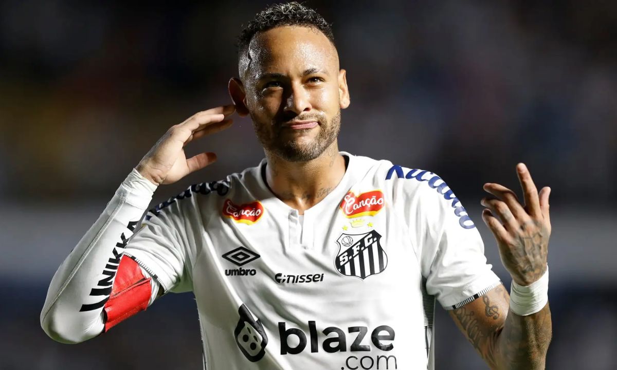 Neymar Extends Contract with Santos FC Until December